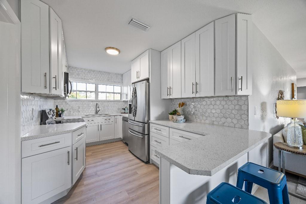 5501 7TH AVE N, ST PETERSBURG, FL, 33701