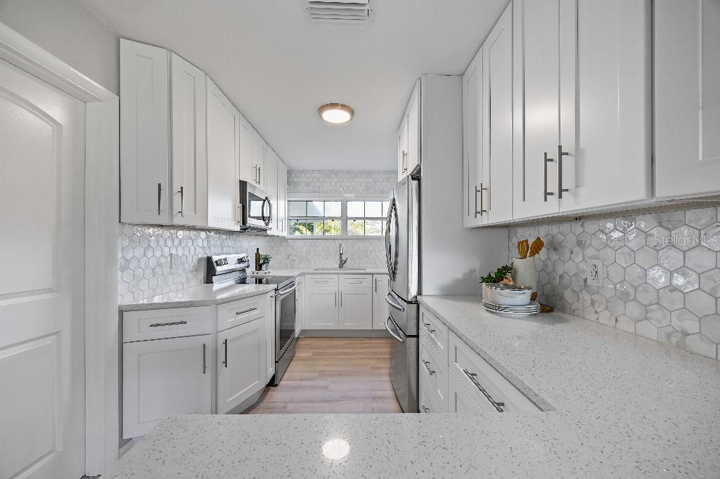 5501 7TH AVE N, ST PETERSBURG, FL, 33701