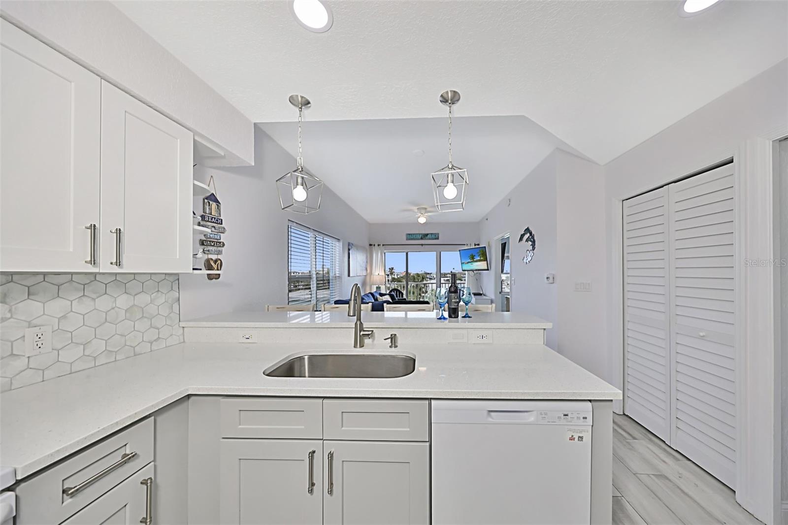 13999 GULF BLVD #301, ST PETERSBURG, FL, 33708