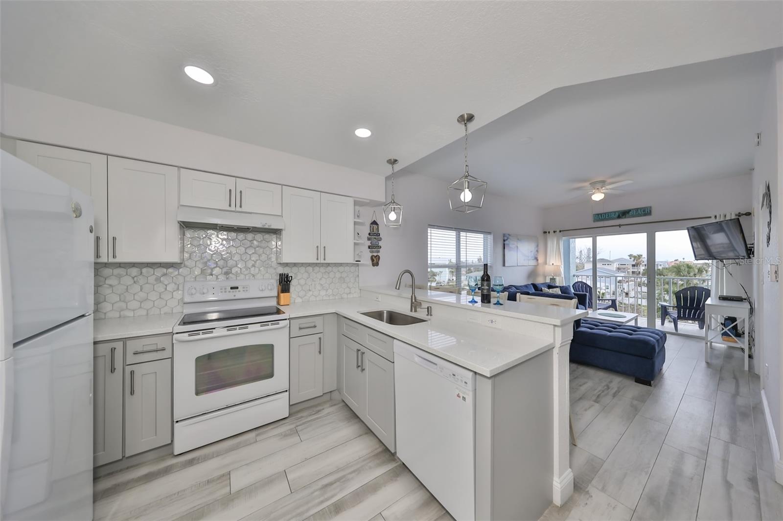 13999 GULF BLVD #301, ST PETERSBURG, FL, 33708