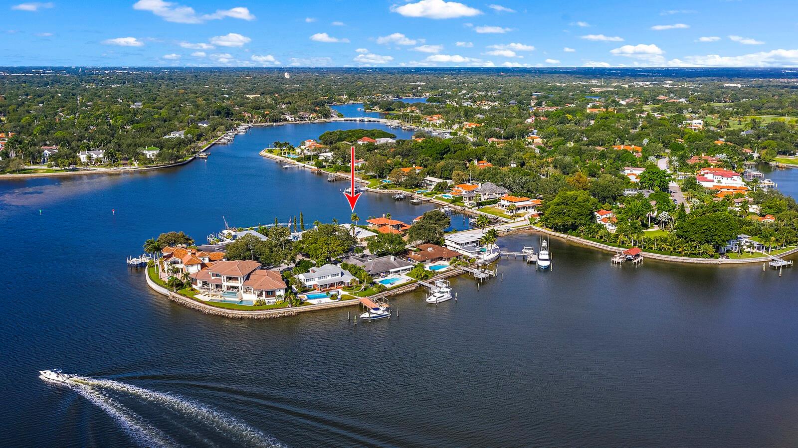 2 BRIGHTWATERS CIR NE, ST PETERSBURG, FL, 33704