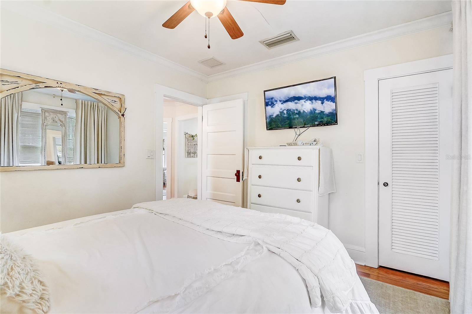 135 E 9TH AVE, MOUNT DORA, FL, 32757