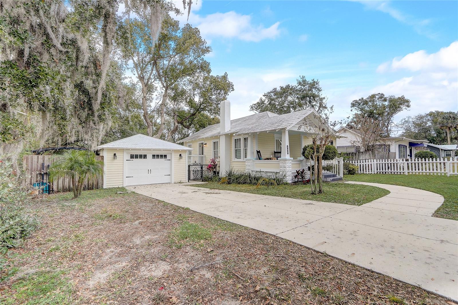 135 E 9TH AVE, MOUNT DORA, FL, 32757