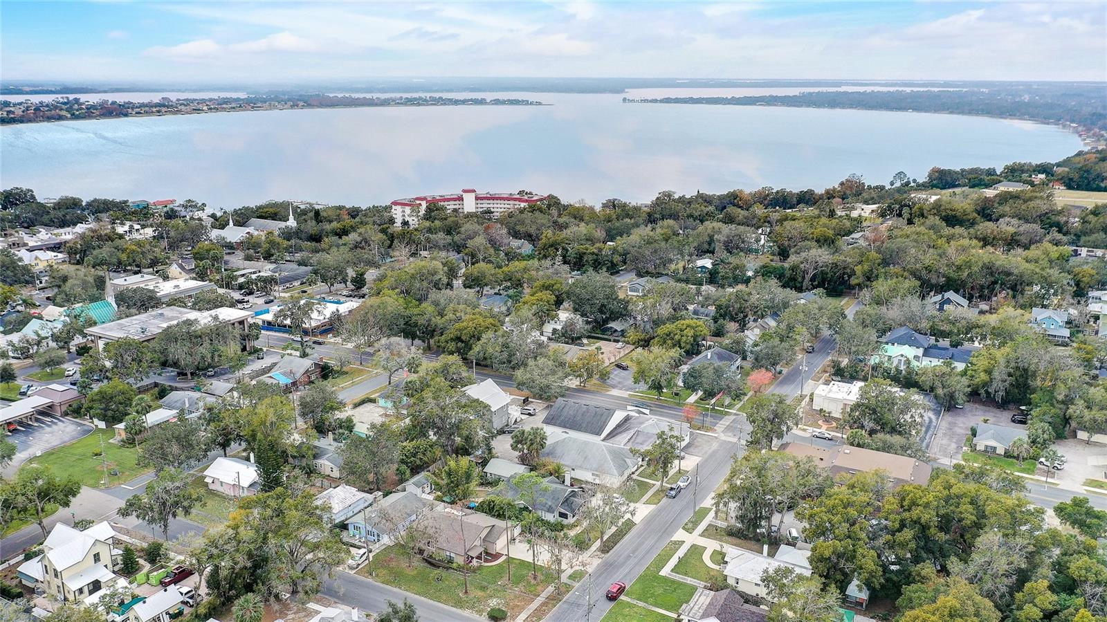 135 E 9TH AVE, MOUNT DORA, FL, 32757