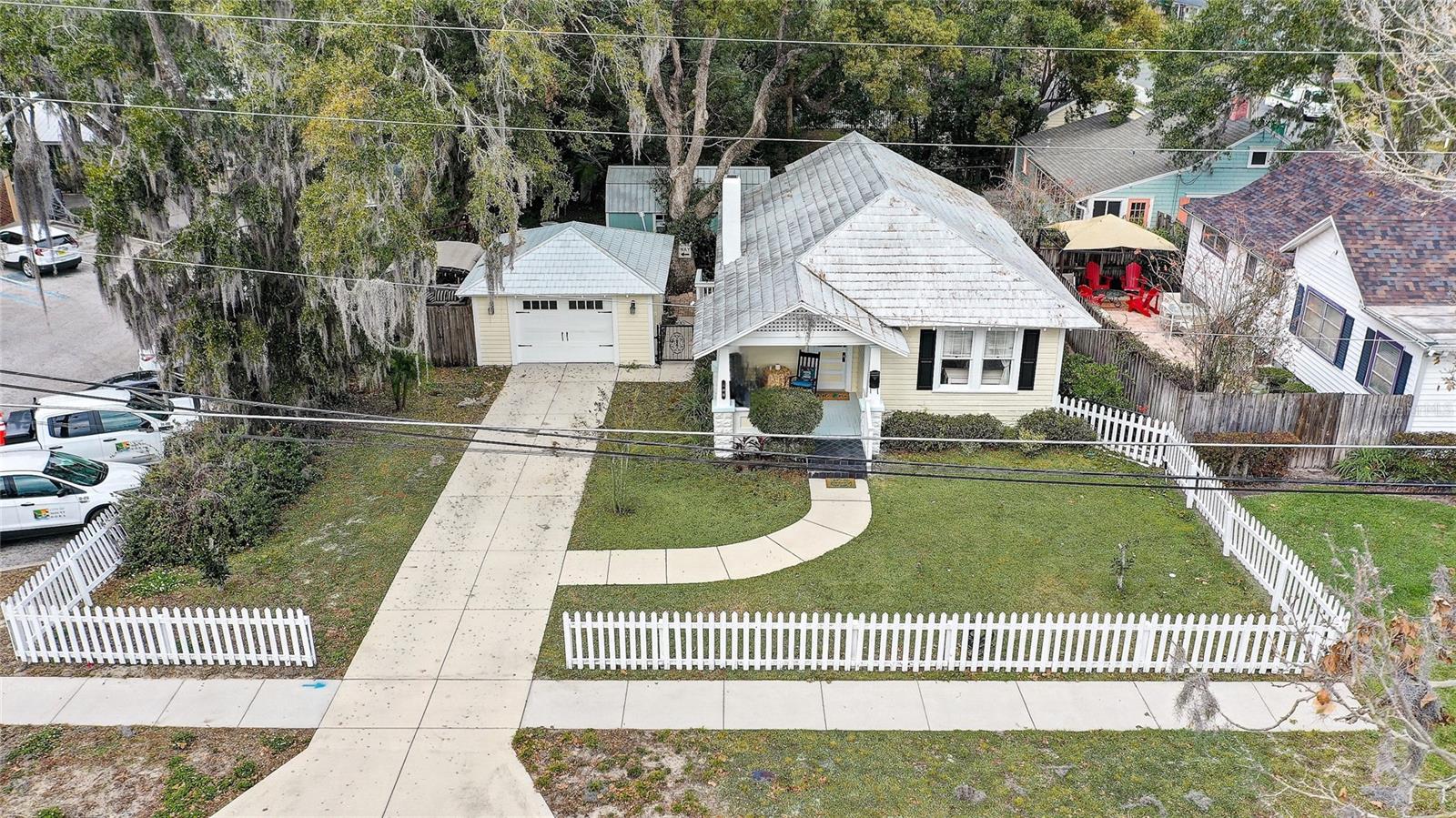 135 E 9TH AVE, MOUNT DORA, FL, 32757
