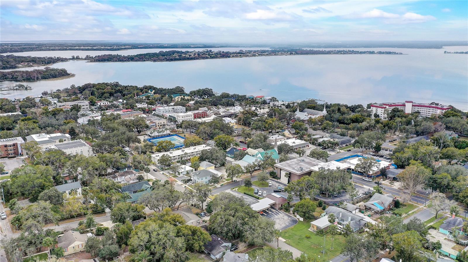 135 E 9TH AVE, MOUNT DORA, FL, 32757