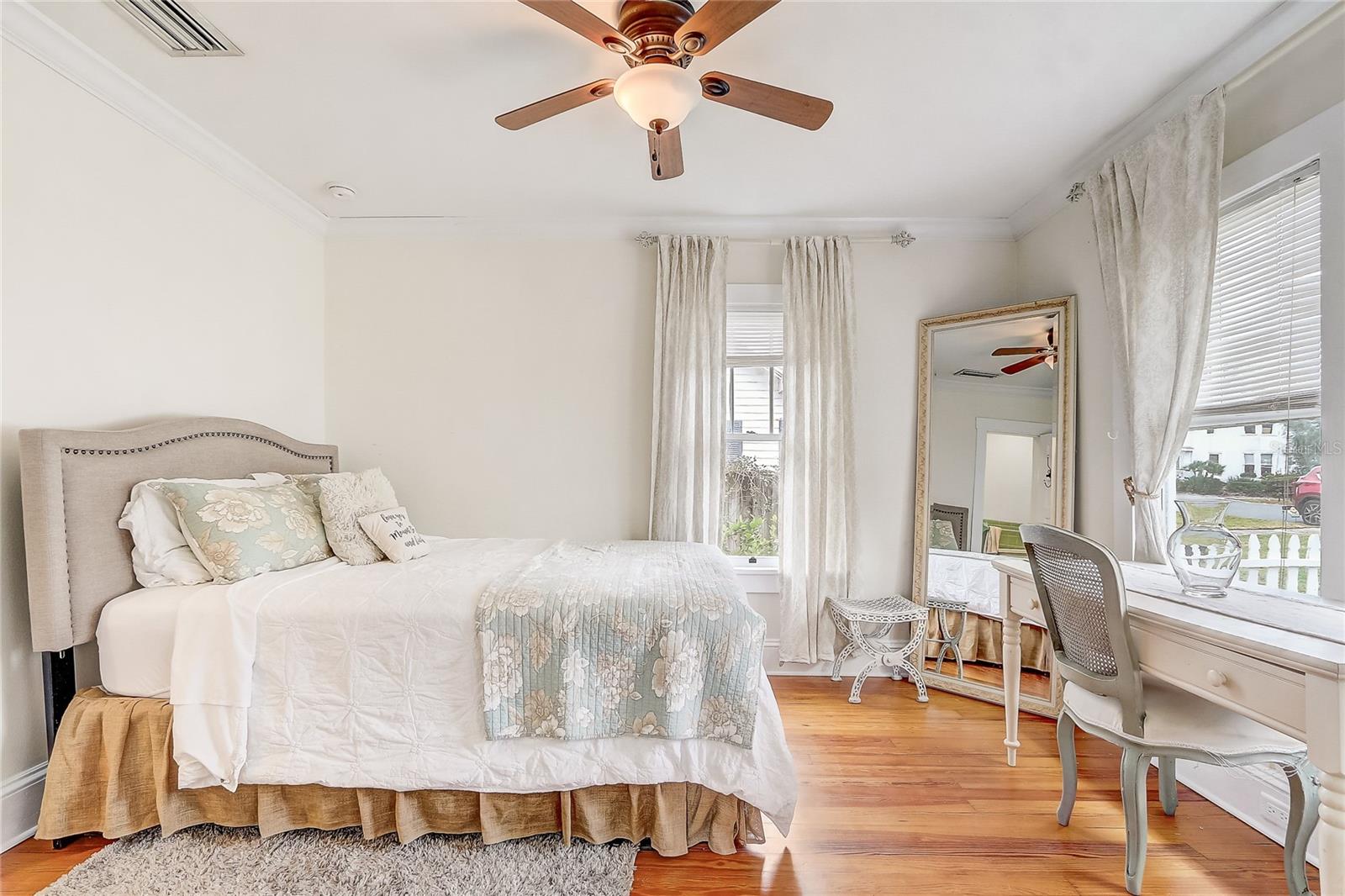 135 E 9TH AVE, MOUNT DORA, FL, 32757