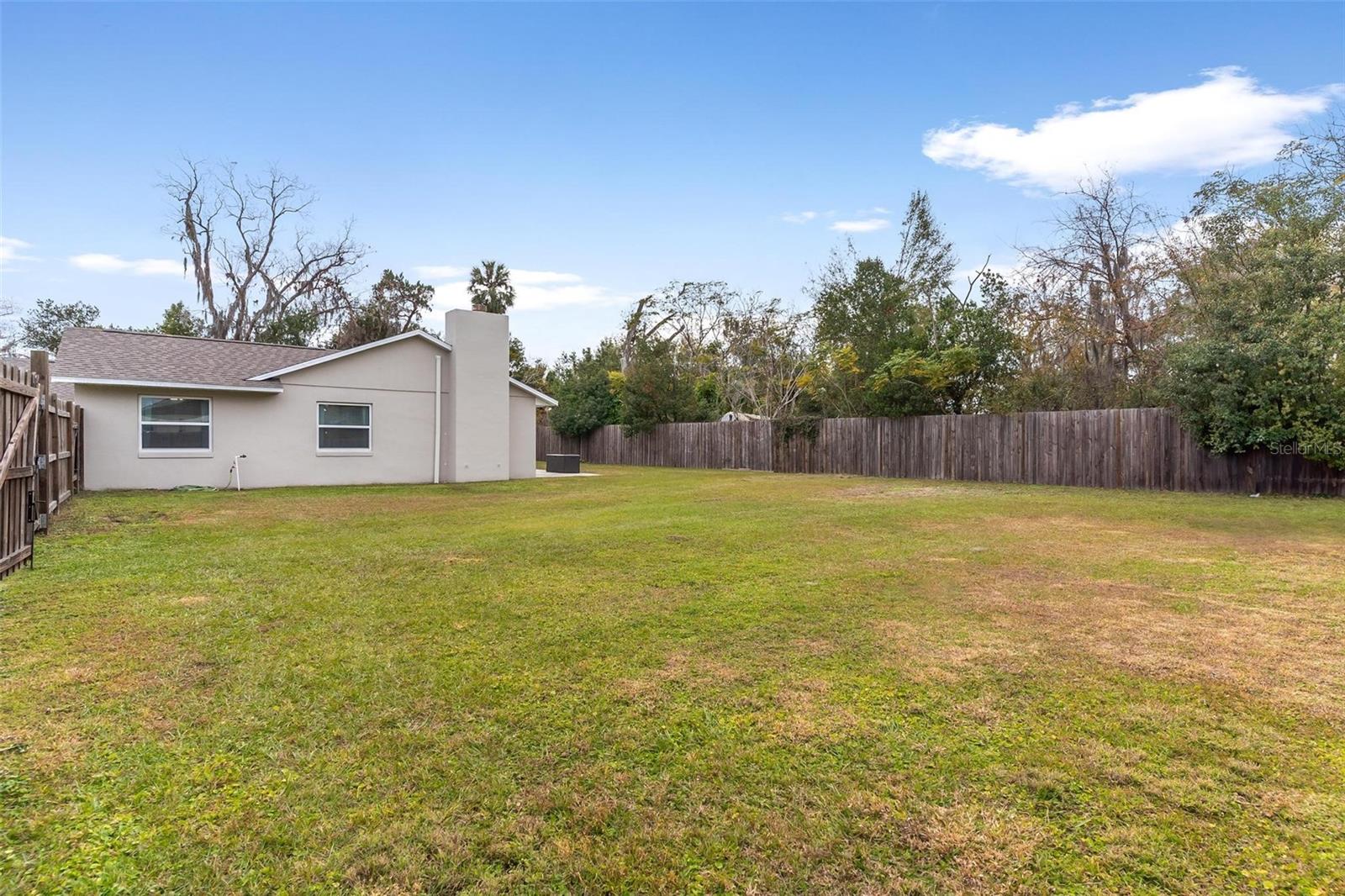 50 HIGHLAND AVE, UMATILLA, FL, 32784