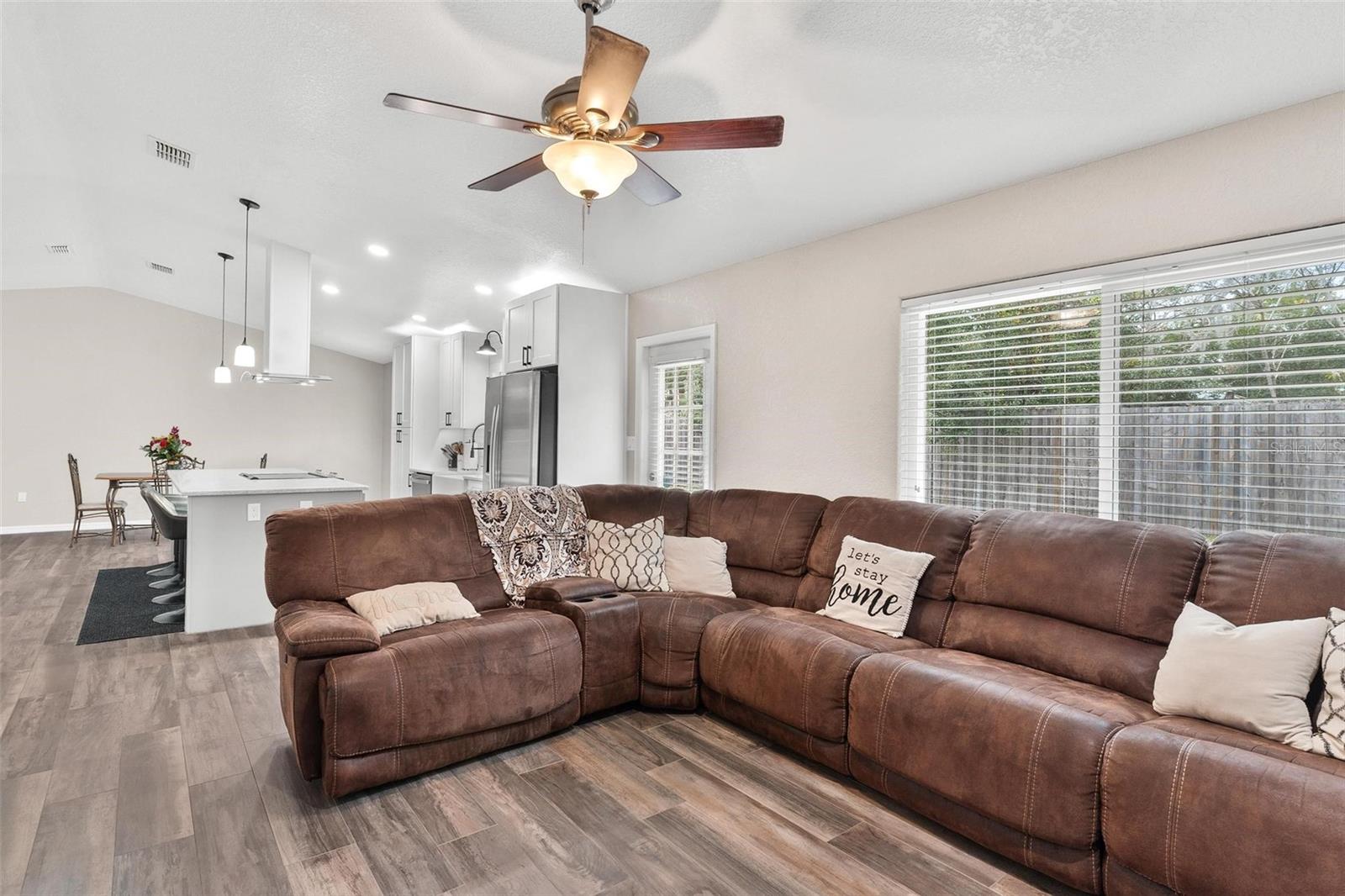 50 HIGHLAND AVE, UMATILLA, FL, 32784