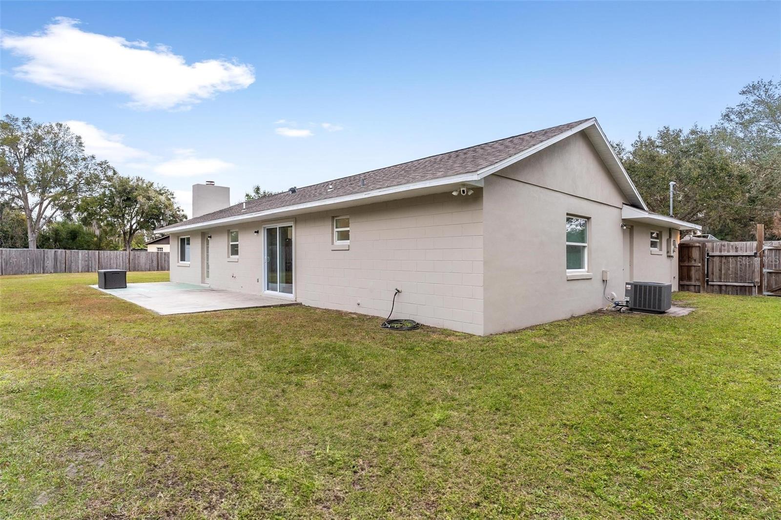 50 HIGHLAND AVE, UMATILLA, FL, 32784