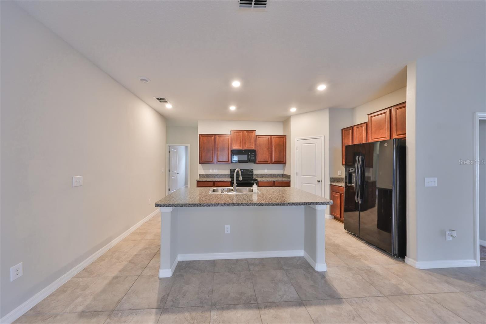 11218 LELAND GROVES DR, RIVERVIEW, FL, 33579