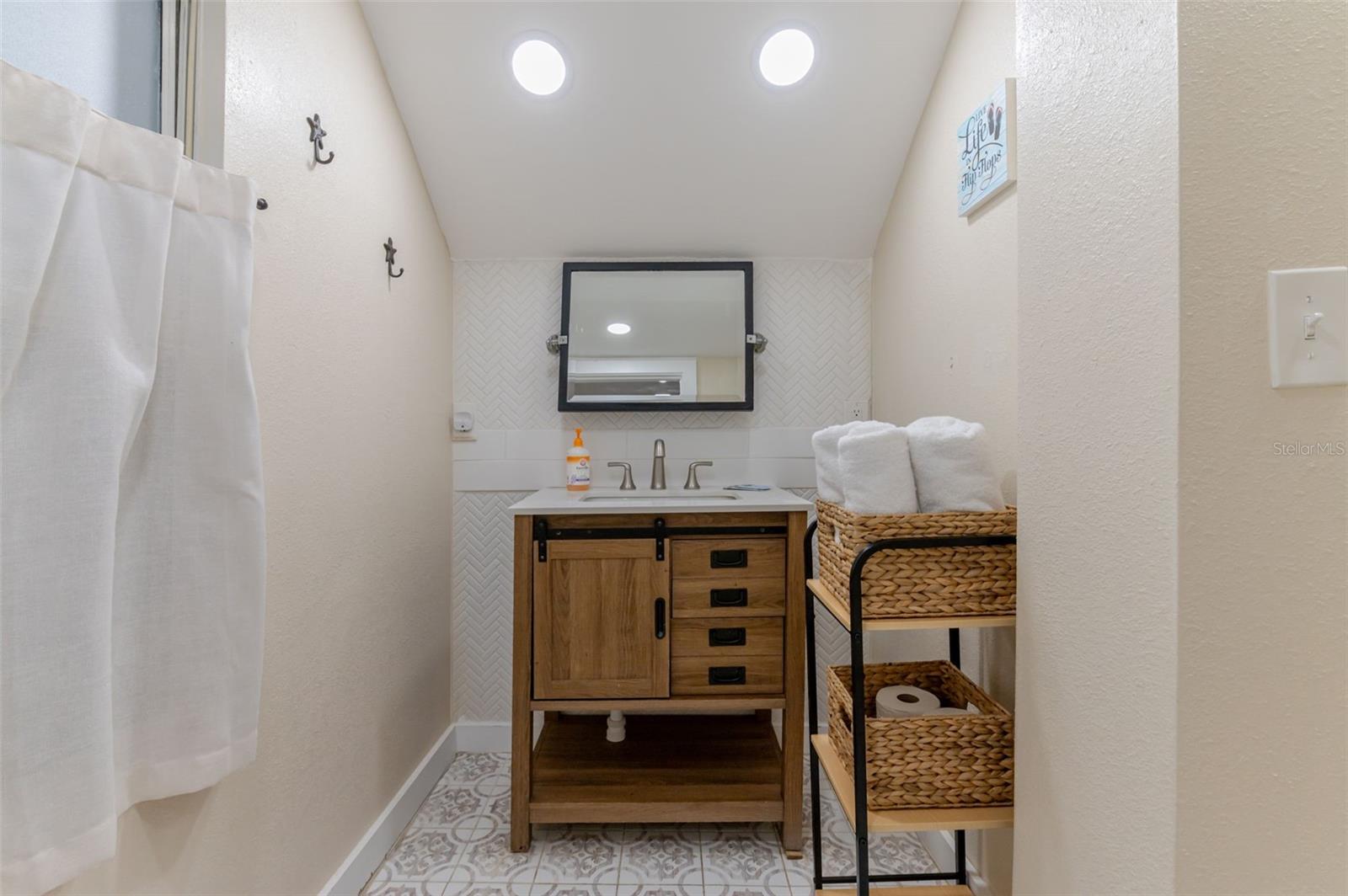 3365 57TH AVE N, ST PETERSBURG, FL, 33714