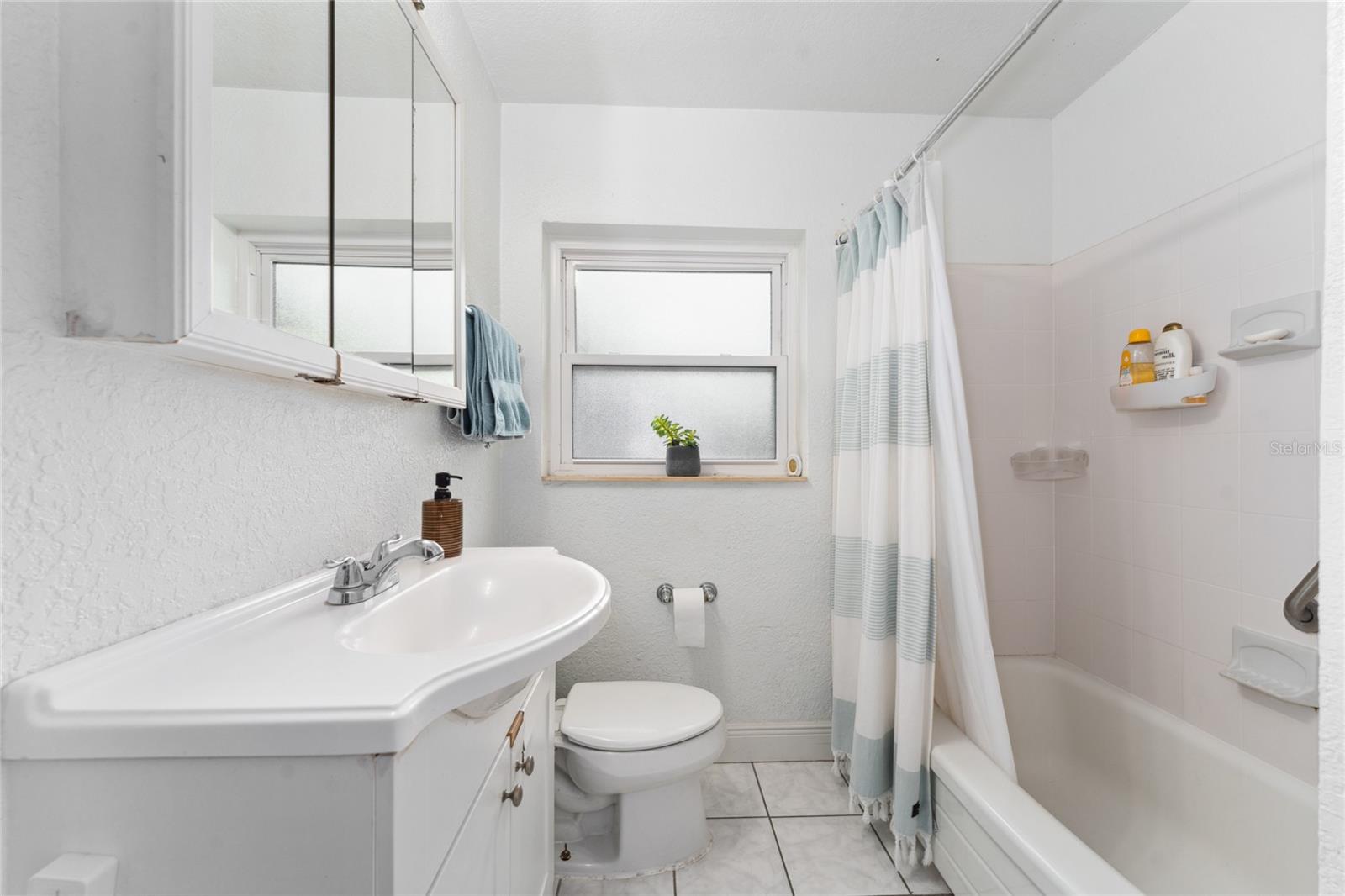 8465 OAK BLUFF DR, ORLANDO, FL, 32827