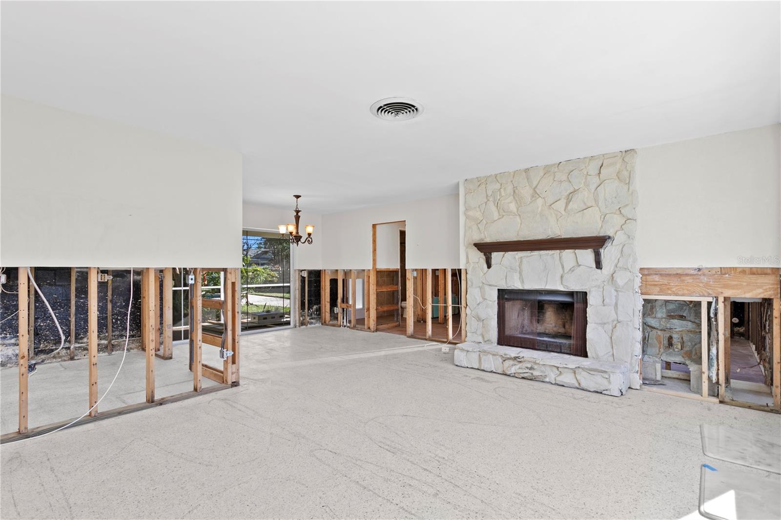 5265 VENETIAN BLVD NE, ST PETERSBURG, FL, 33703