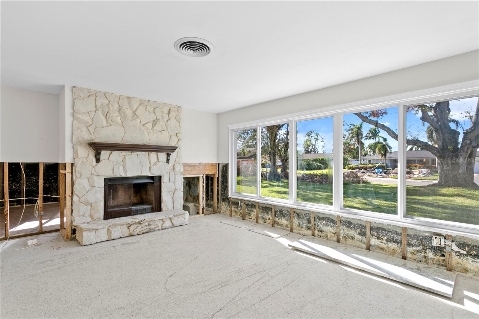5265 VENETIAN BLVD NE, ST PETERSBURG, FL, 33703