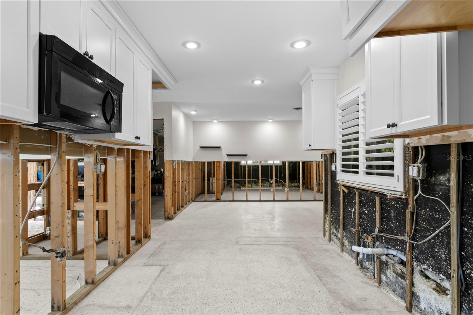 5265 VENETIAN BLVD NE, ST PETERSBURG, FL, 33703