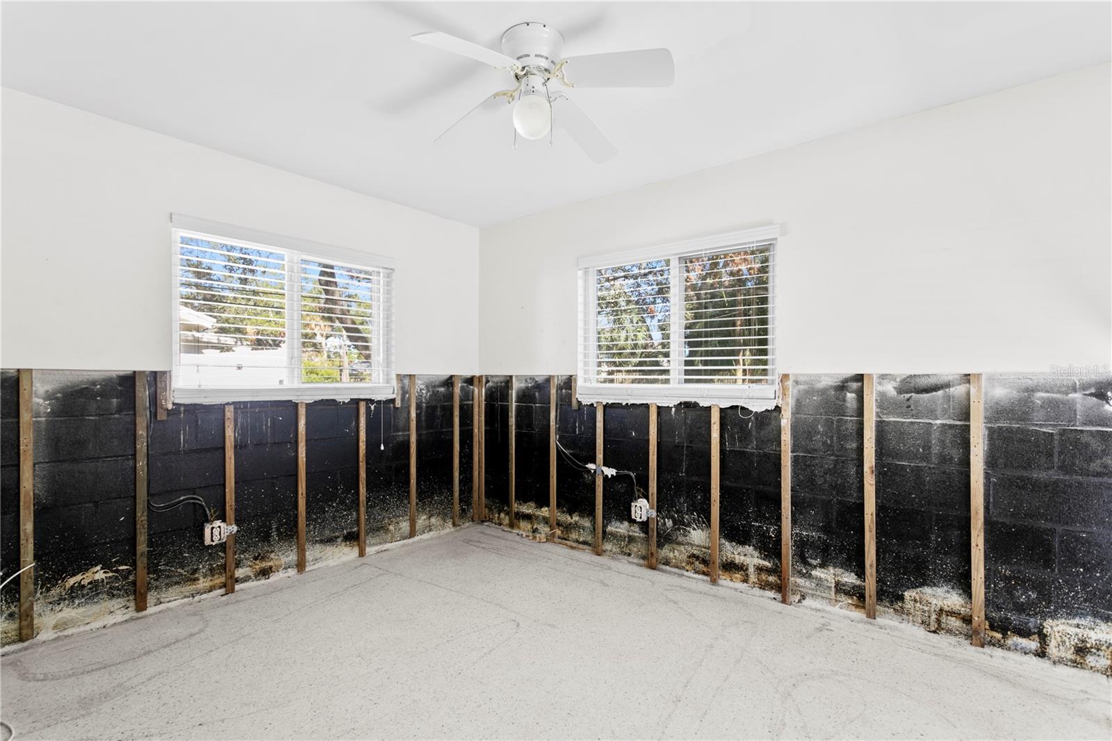 5265 VENETIAN BLVD NE, ST PETERSBURG, FL, 33703
