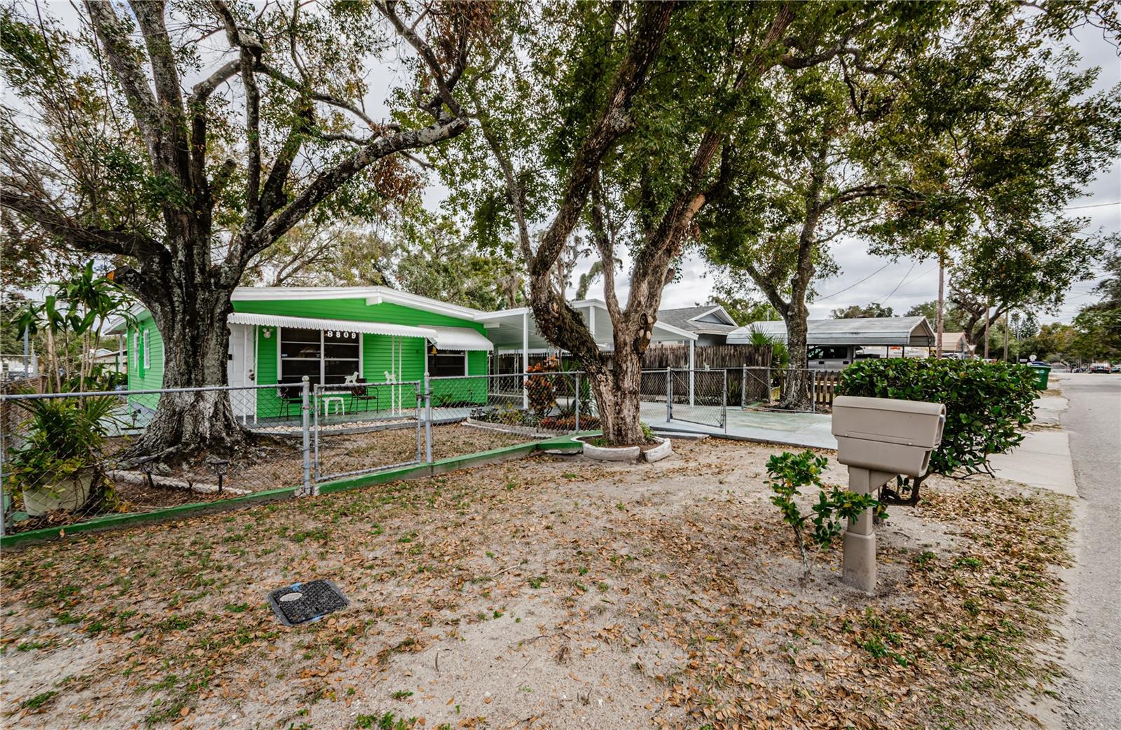 8809 N BROOKS ST, TAMPA, FL, 33604