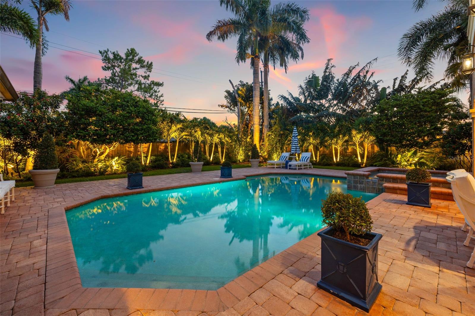 1124 SEVILLE LN NE, ST PETERSBURG, FL, 33704