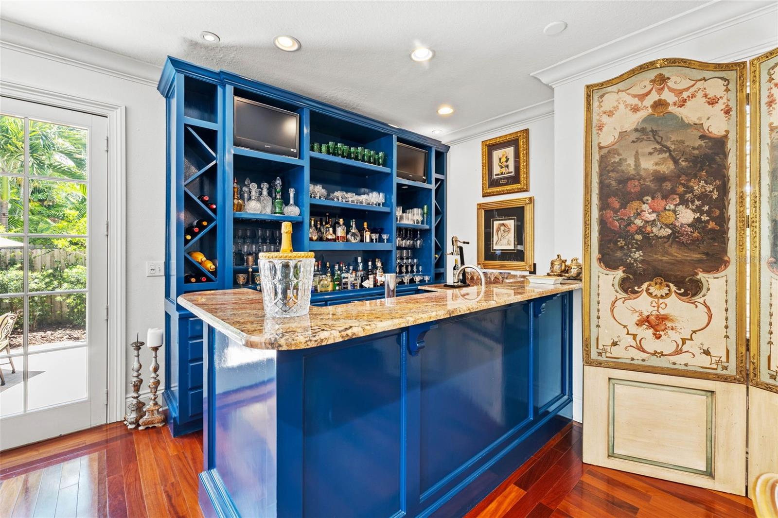 1124 SEVILLE LN NE, ST PETERSBURG, FL, 33704