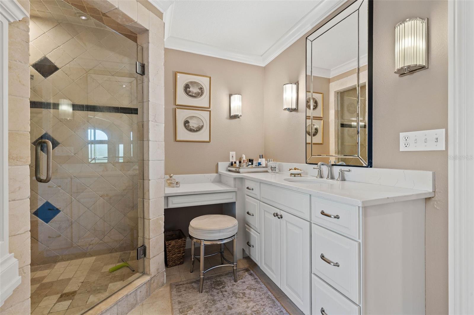1124 SEVILLE LN NE, ST PETERSBURG, FL, 33704