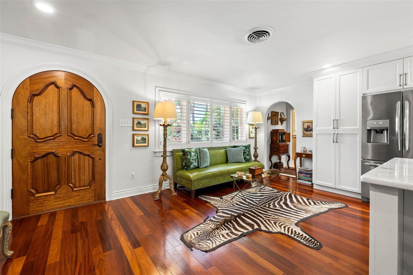 1124 SEVILLE LN NE, ST PETERSBURG, FL, 33704