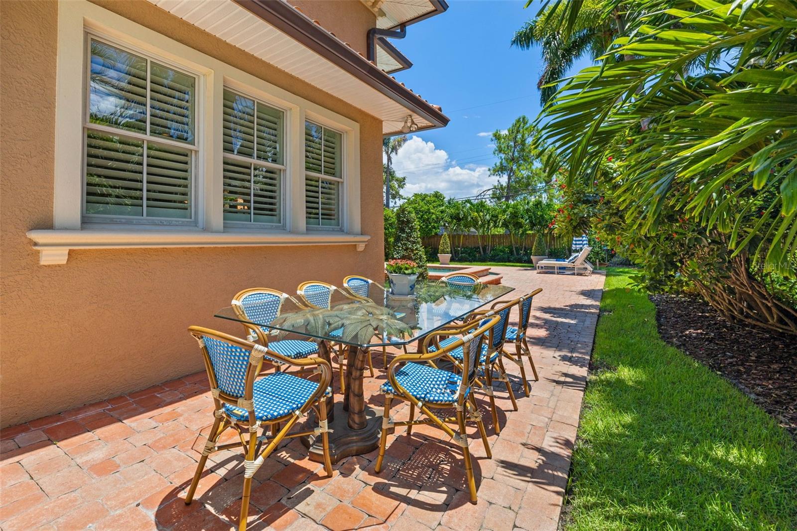 1124 SEVILLE LN NE, ST PETERSBURG, FL, 33704