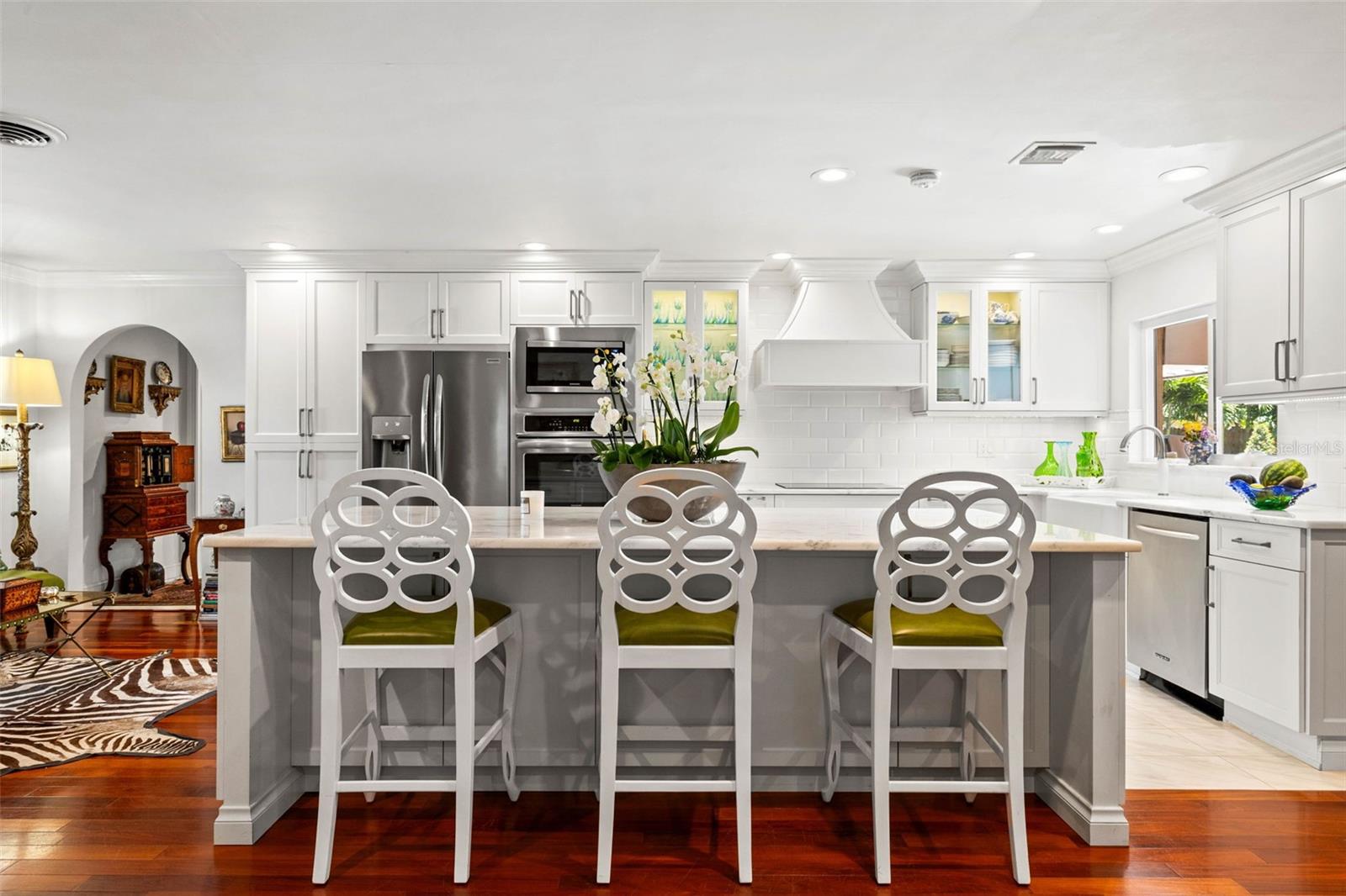 1124 SEVILLE LN NE, ST PETERSBURG, FL, 33704