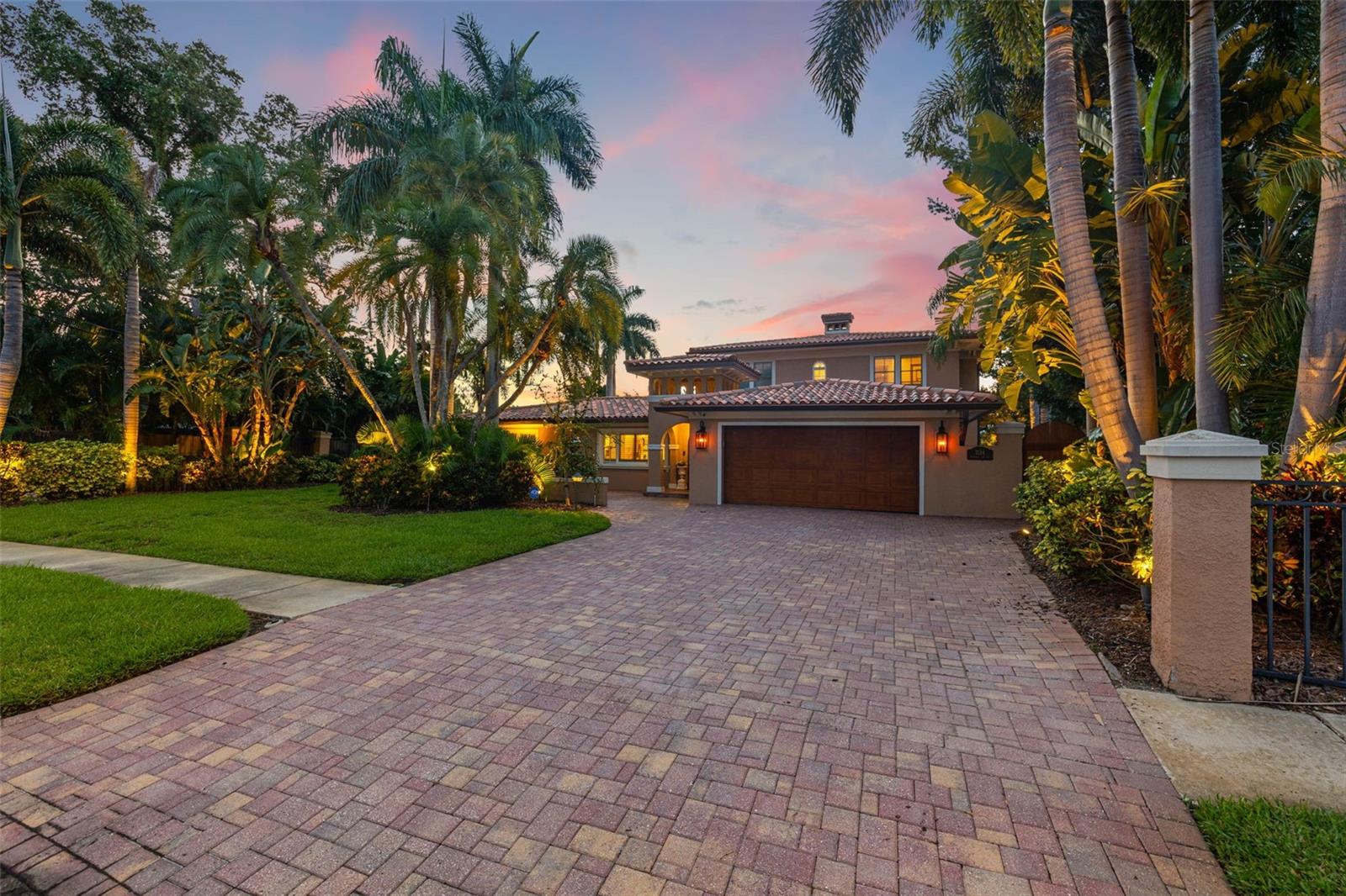 1124 SEVILLE LN NE, ST PETERSBURG, FL, 33704