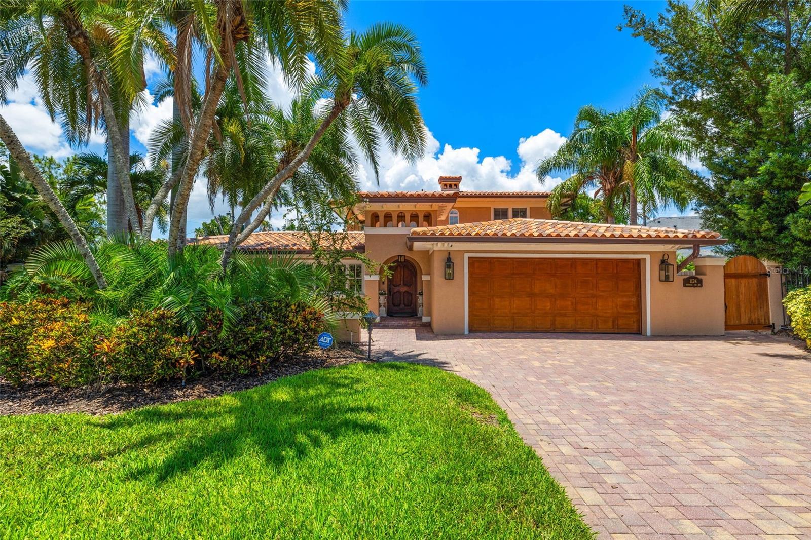 1124 SEVILLE LN NE, ST PETERSBURG, FL, 33704