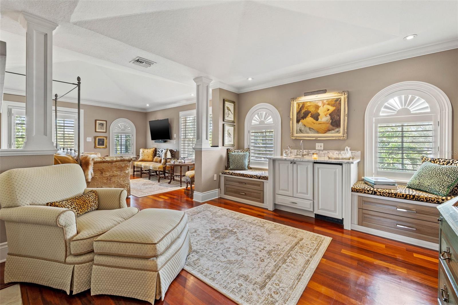 1124 SEVILLE LN NE, ST PETERSBURG, FL, 33704