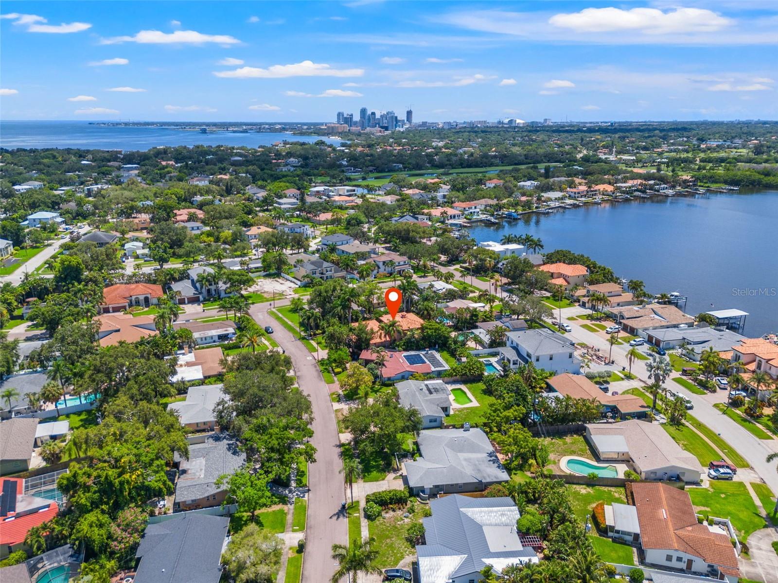 1124 SEVILLE LN NE, ST PETERSBURG, FL, 33704
