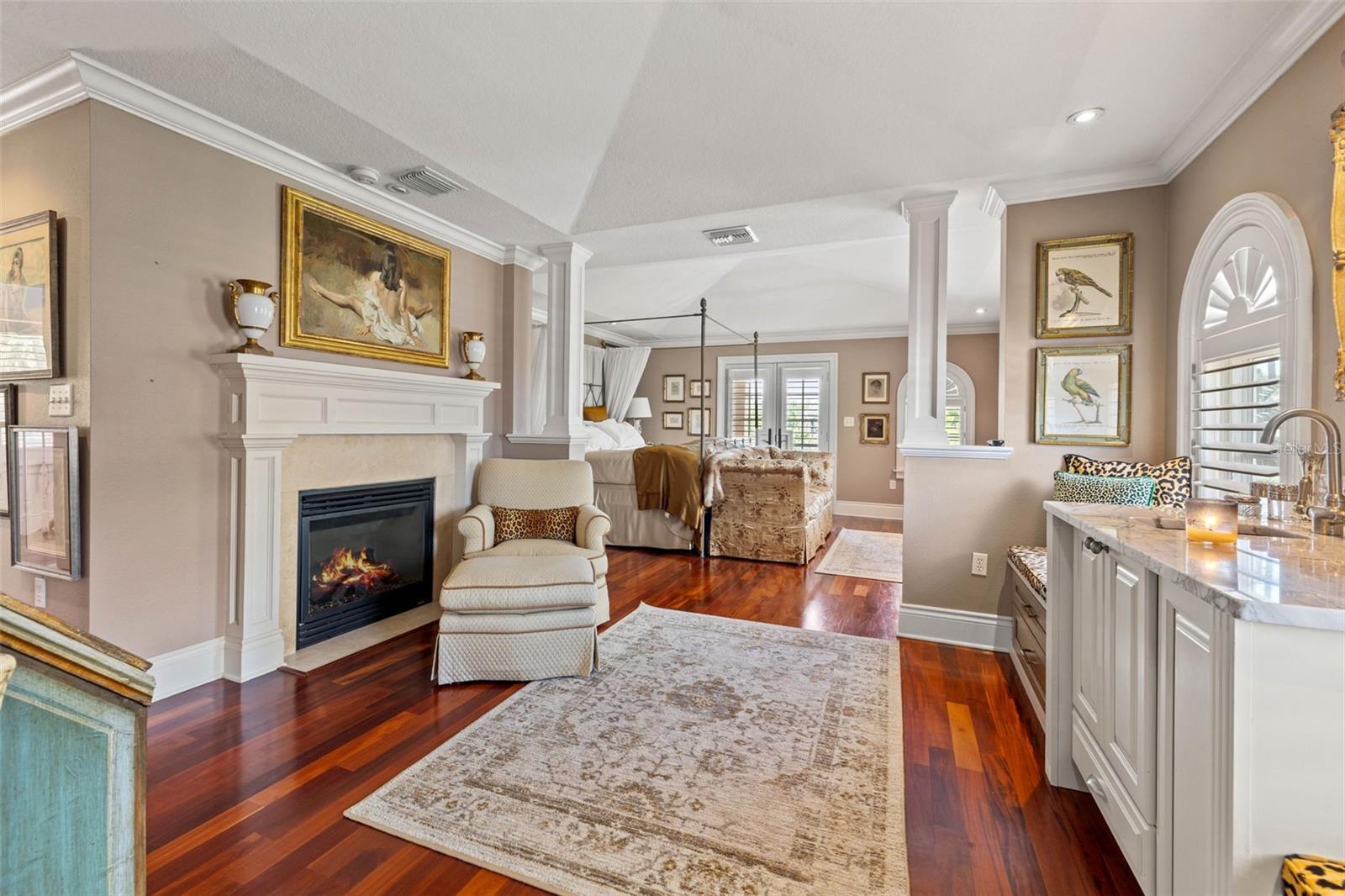 1124 SEVILLE LN NE, ST PETERSBURG, FL, 33704