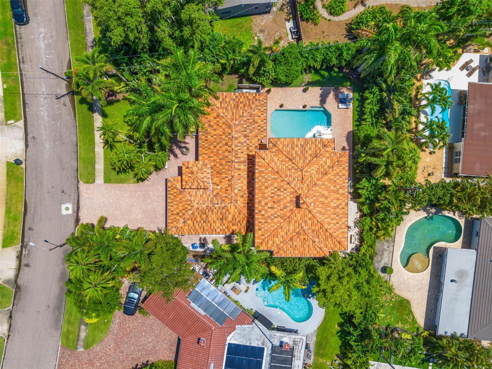1124 SEVILLE LN NE, ST PETERSBURG, FL, 33704