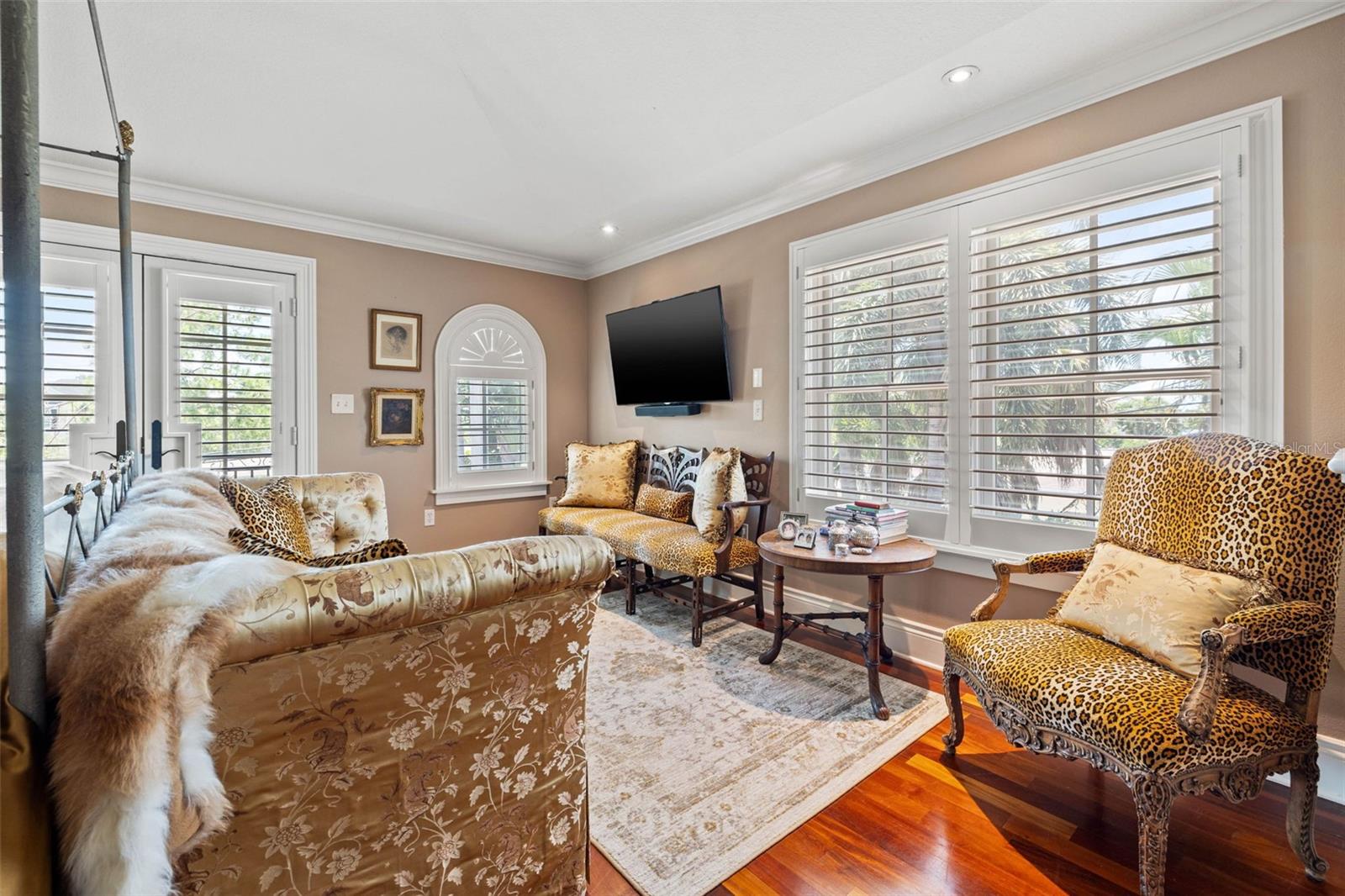 1124 SEVILLE LN NE, ST PETERSBURG, FL, 33704