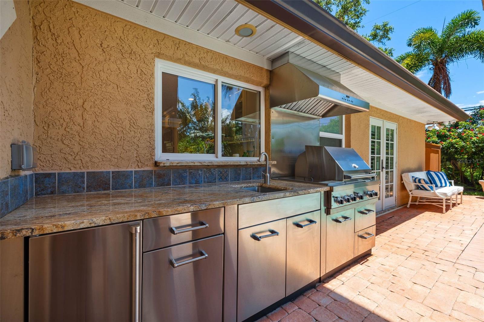 1124 SEVILLE LN NE, ST PETERSBURG, FL, 33704