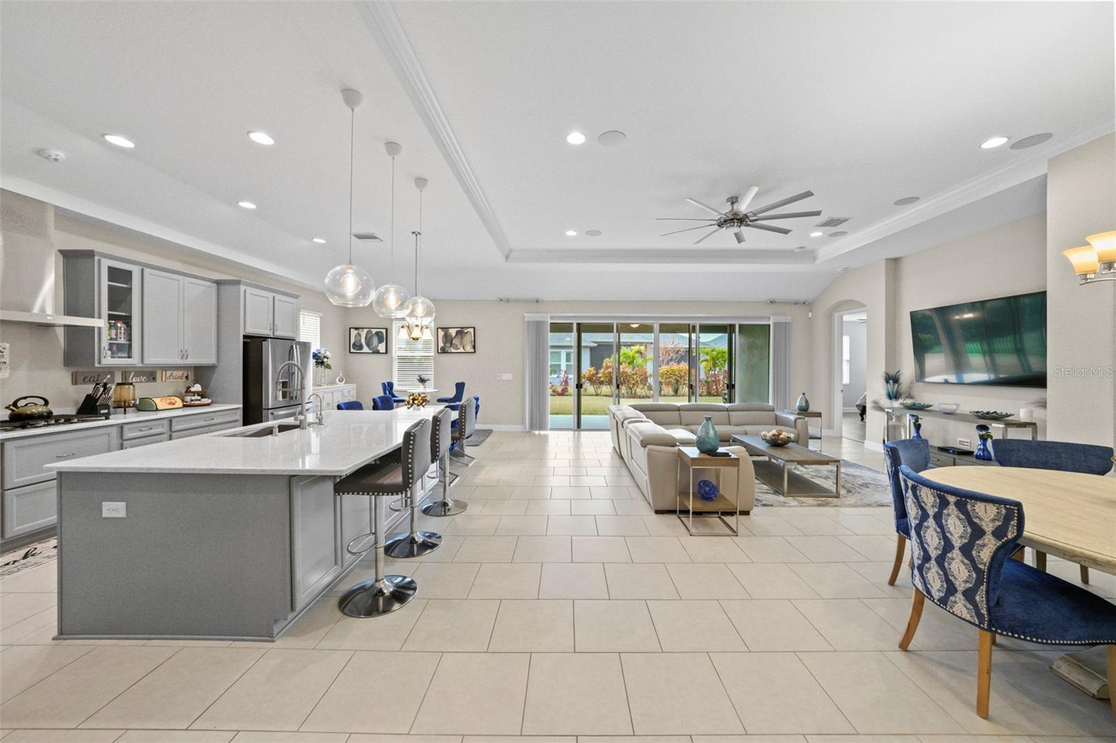 7401 PARADISO DR, APOLLO BEACH, FL, 33572