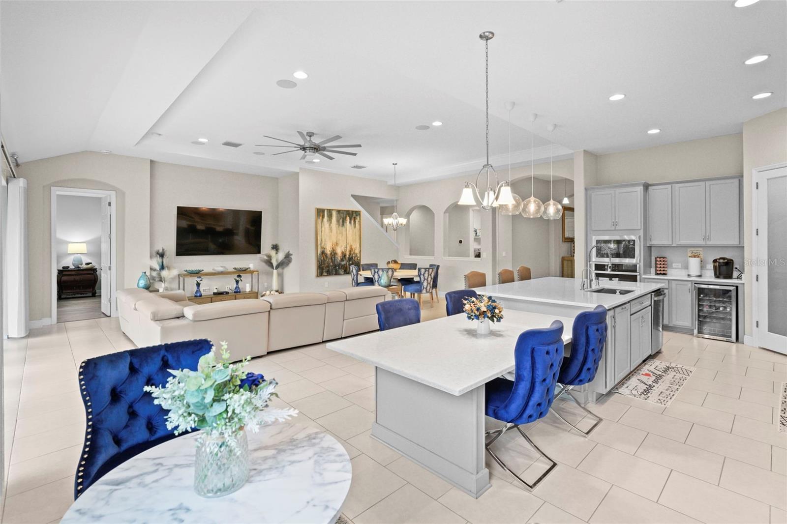 7401 PARADISO DR, APOLLO BEACH, FL, 33572