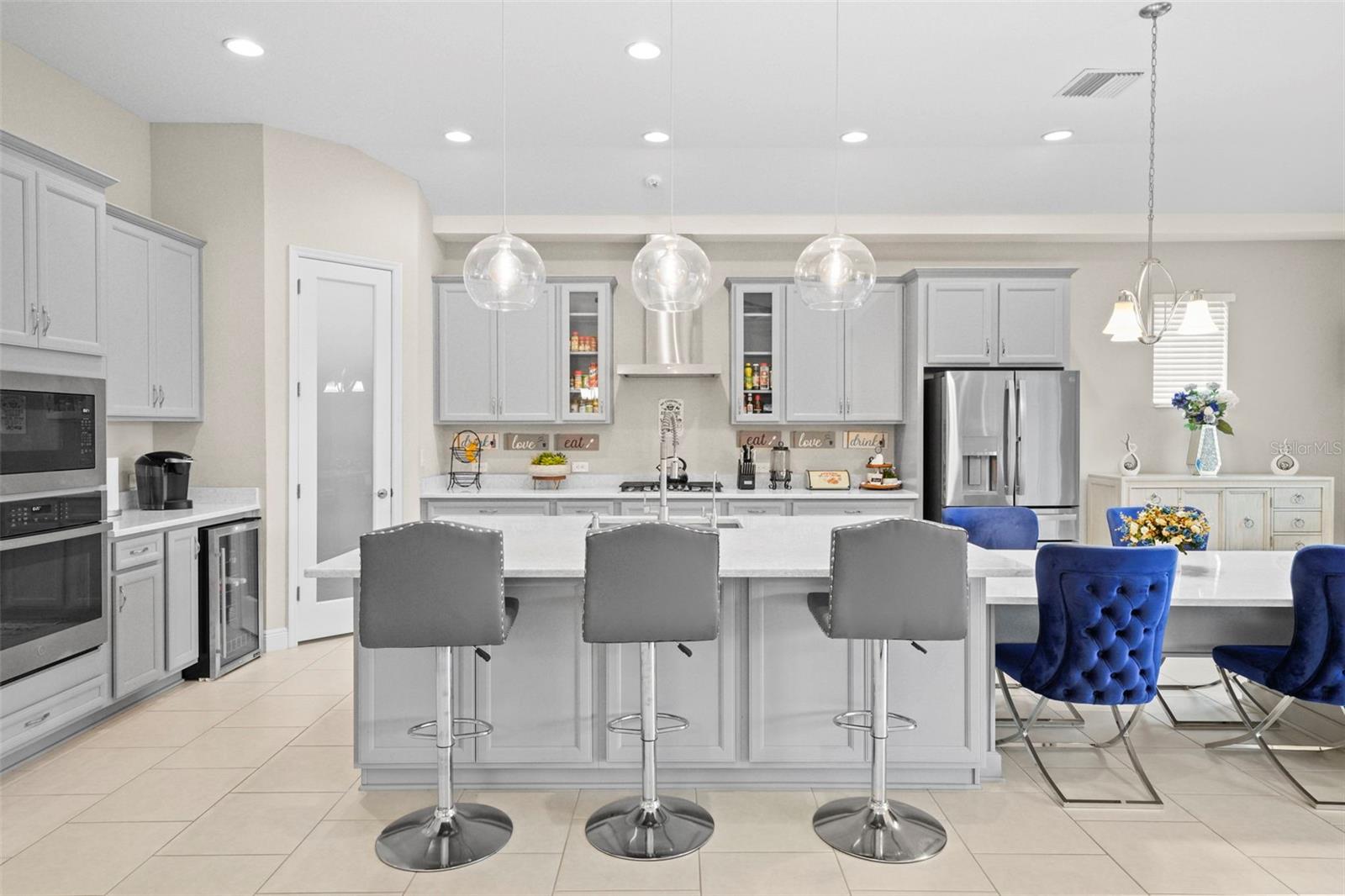 7401 PARADISO DR, APOLLO BEACH, FL, 33572