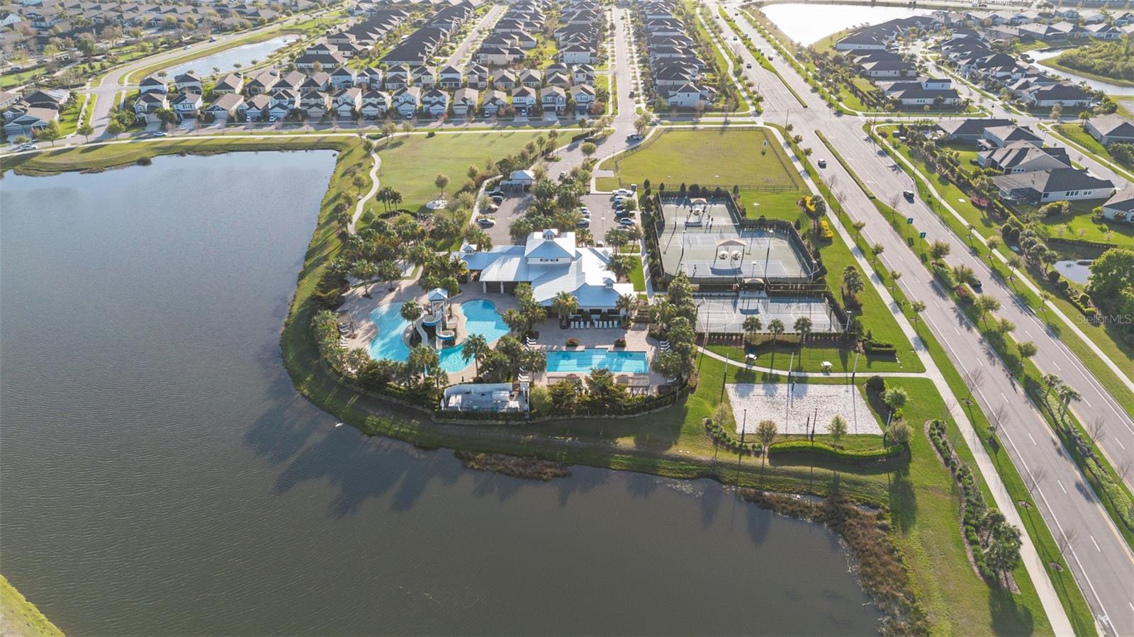 7401 PARADISO DR, APOLLO BEACH, FL, 33572