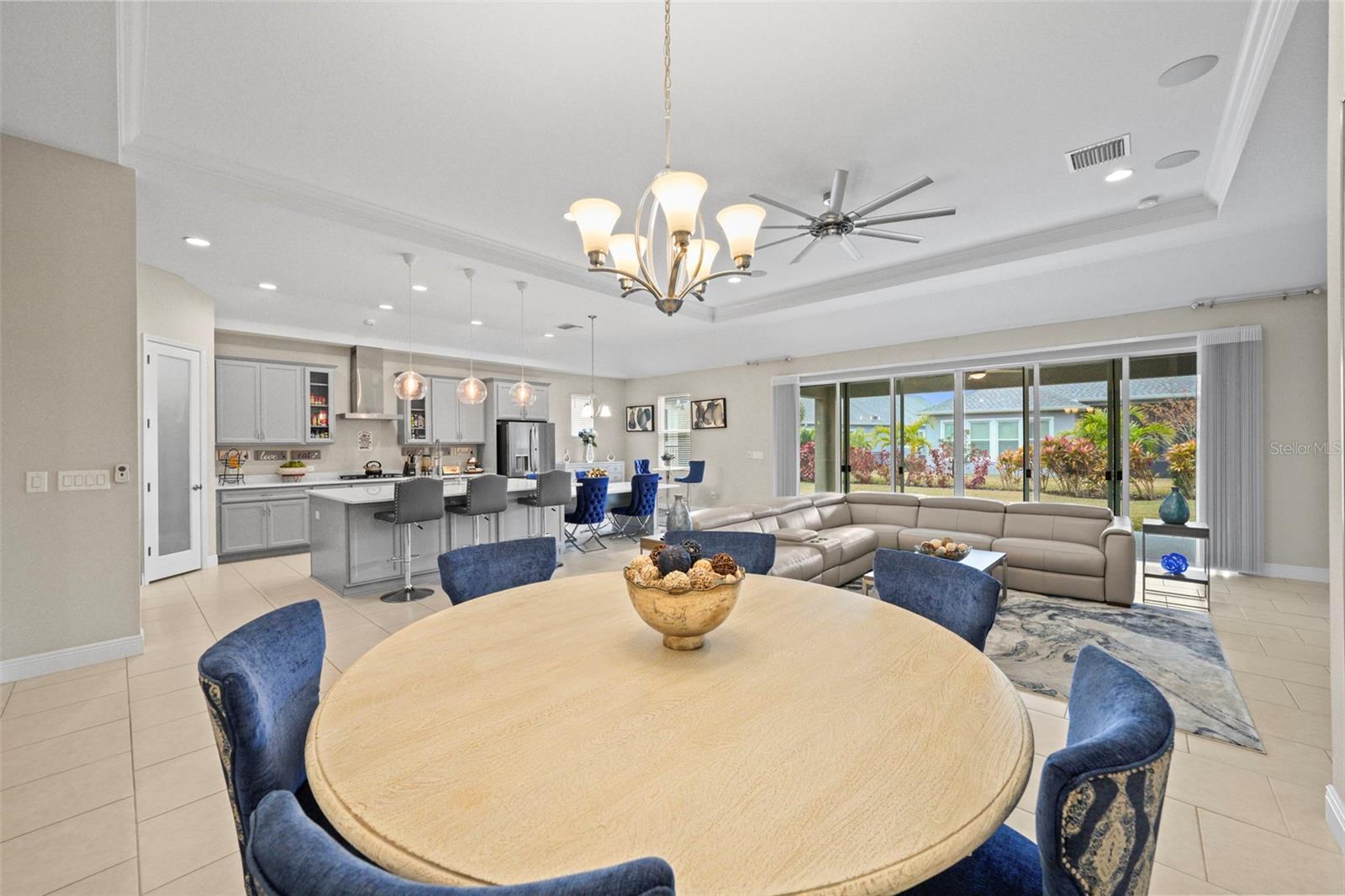 7401 PARADISO DR, APOLLO BEACH, FL, 33572