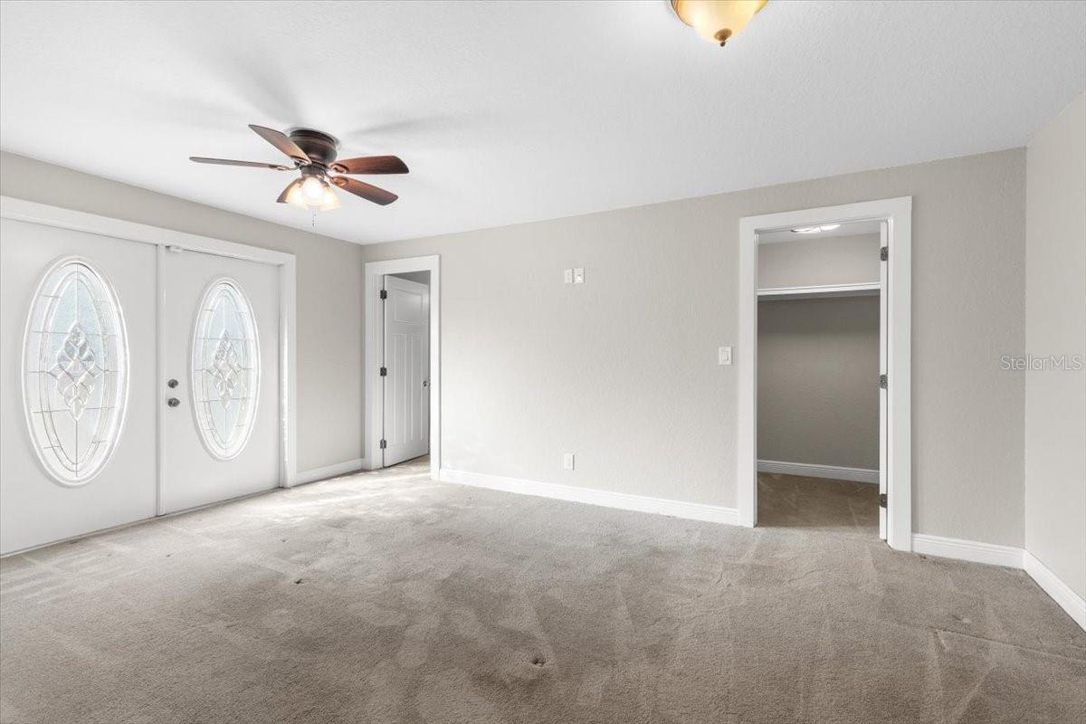 914 E CAYUGA ST, TAMPA, FL, 33603