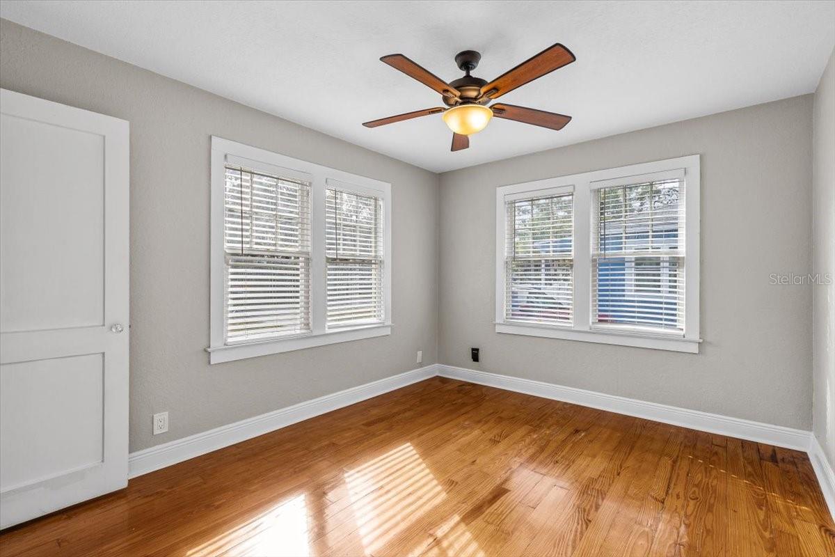 914 E CAYUGA ST, TAMPA, FL, 33603