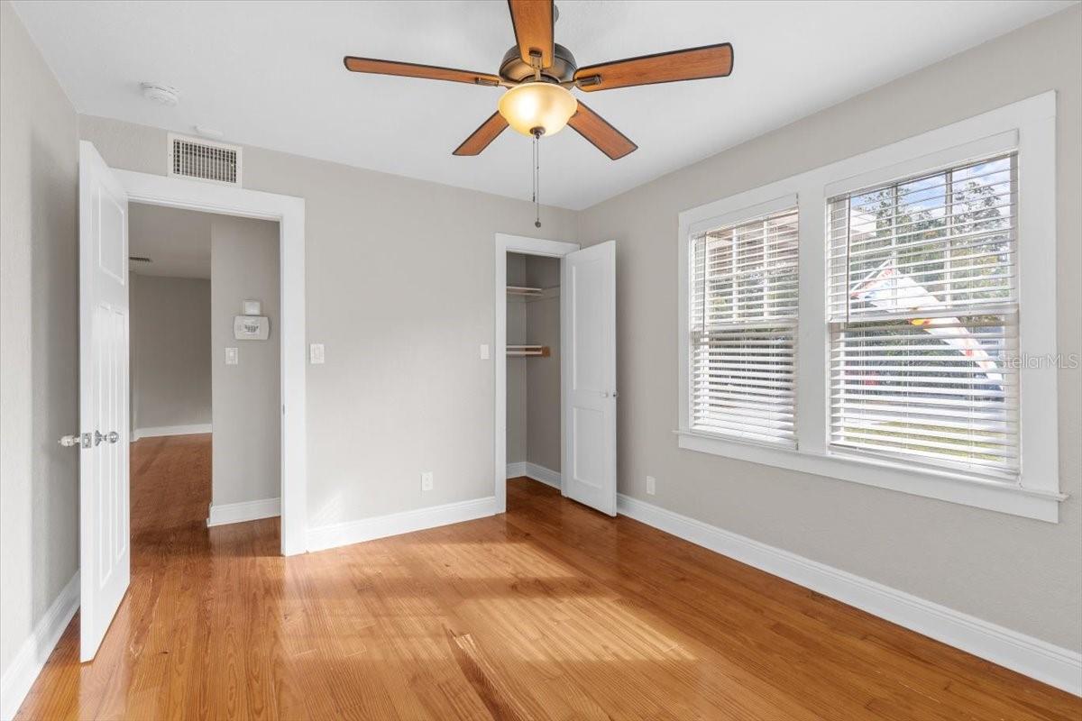 914 E CAYUGA ST, TAMPA, FL, 33603