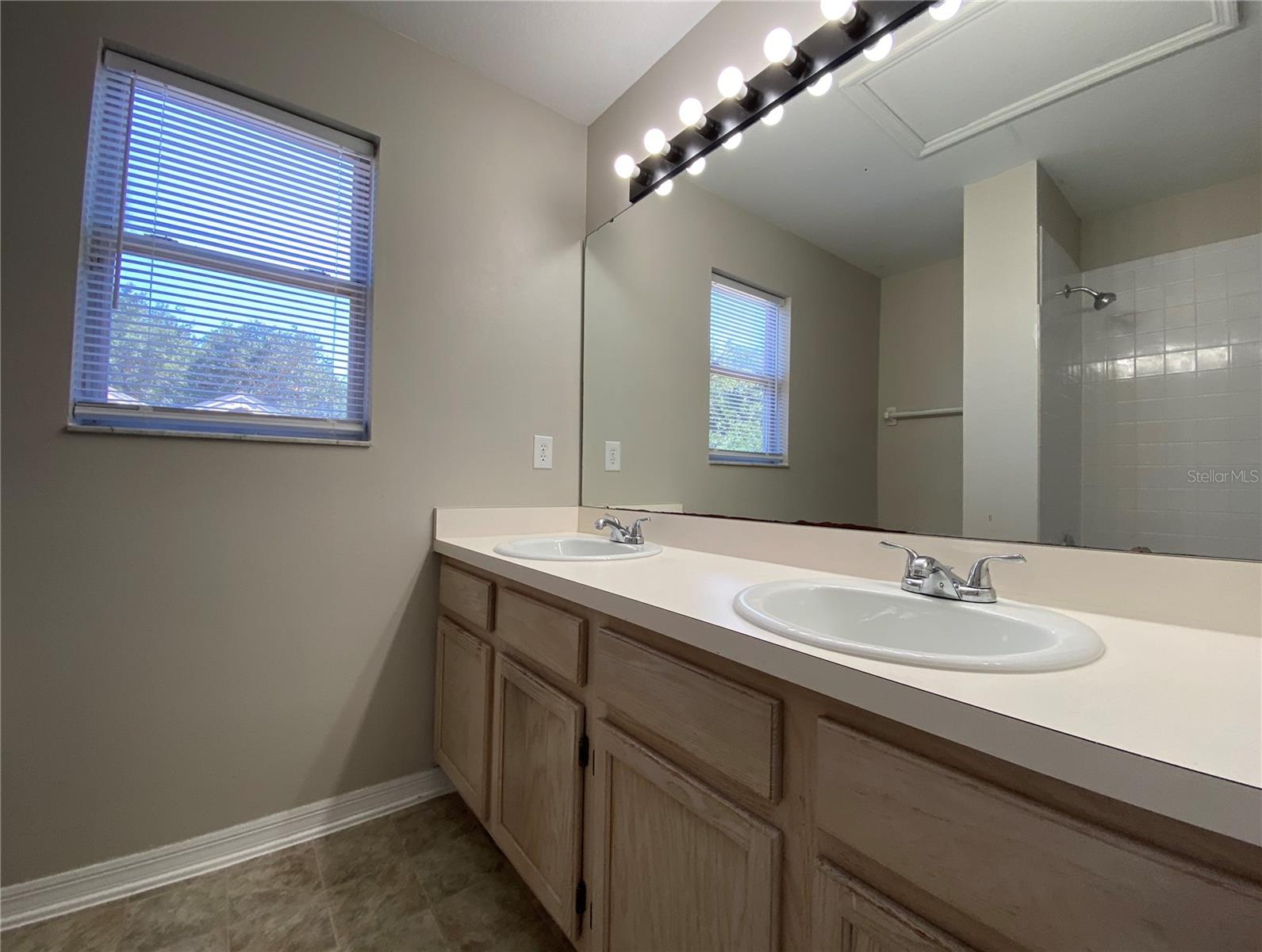 1725 MAHOGANY DR, ORLANDO, FL, 32825