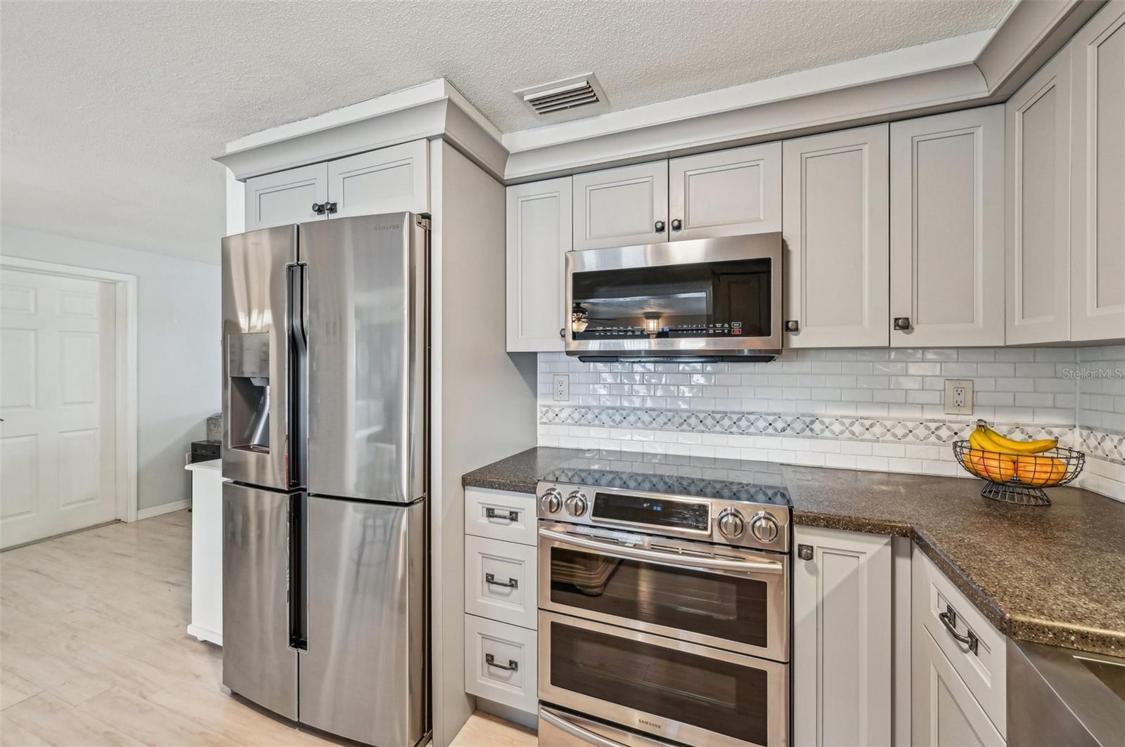 2433 BEACON DR, PORT CHARLOTTE, FL, 33952
