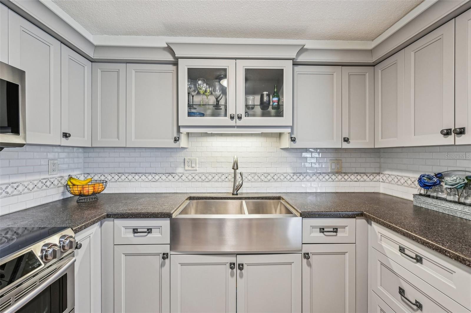 2433 BEACON DR, PORT CHARLOTTE, FL, 33952