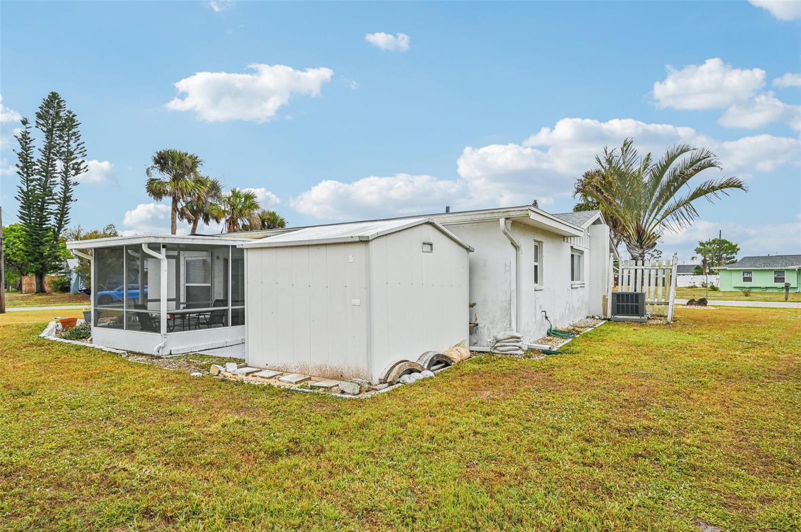 2433 BEACON DR, PORT CHARLOTTE, FL, 33952