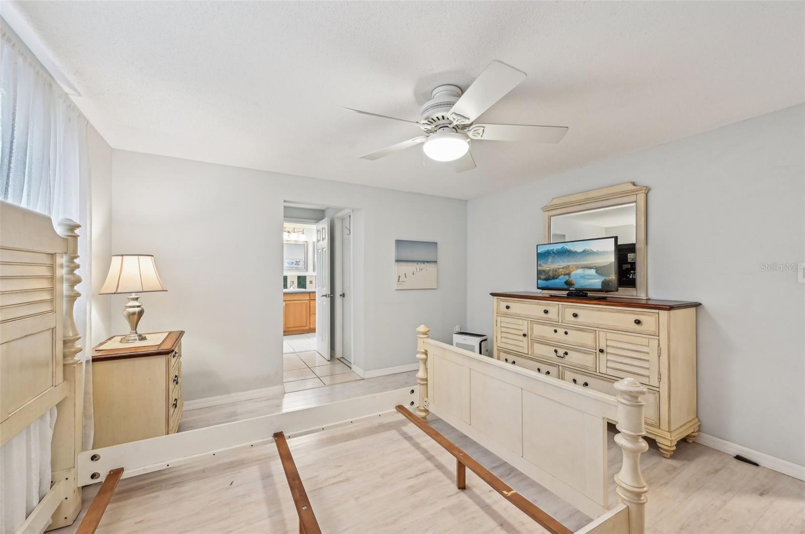 2433 BEACON DR, PORT CHARLOTTE, FL, 33952