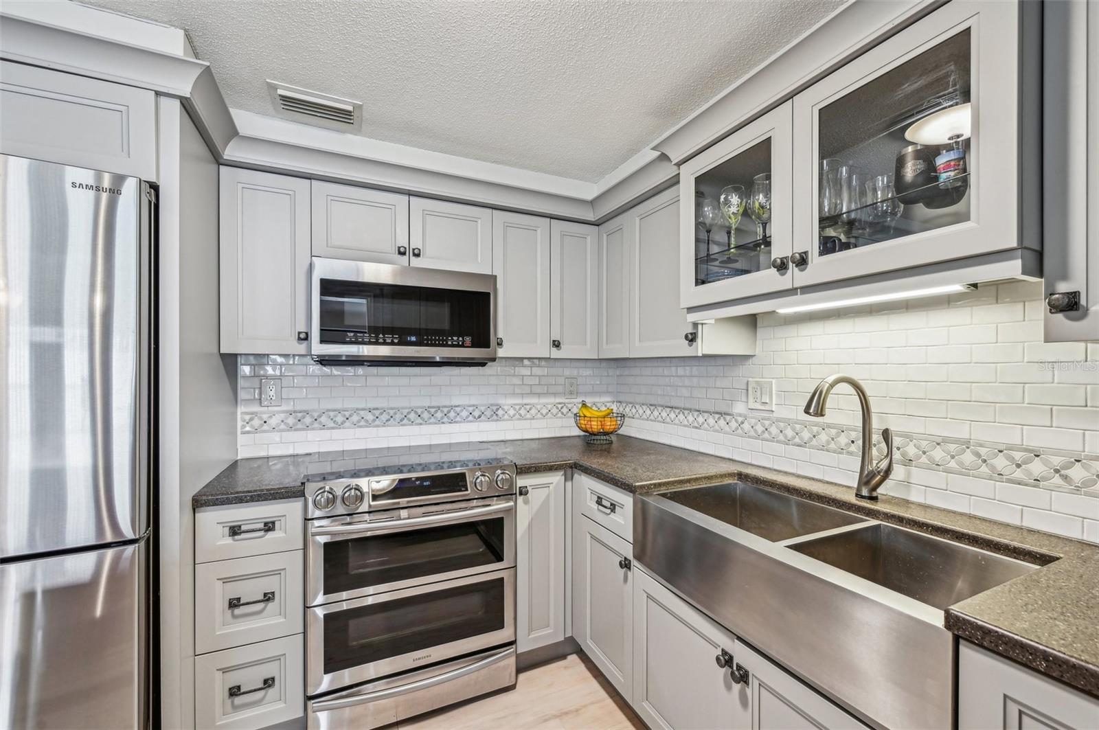 2433 BEACON DR, PORT CHARLOTTE, FL, 33952